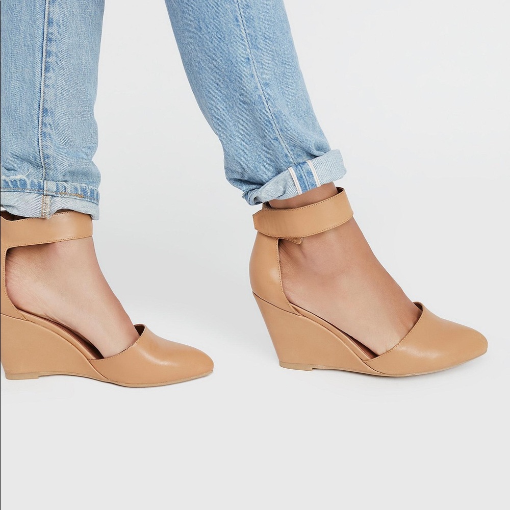 Jeffrey Campbell Peaks Point Wedge